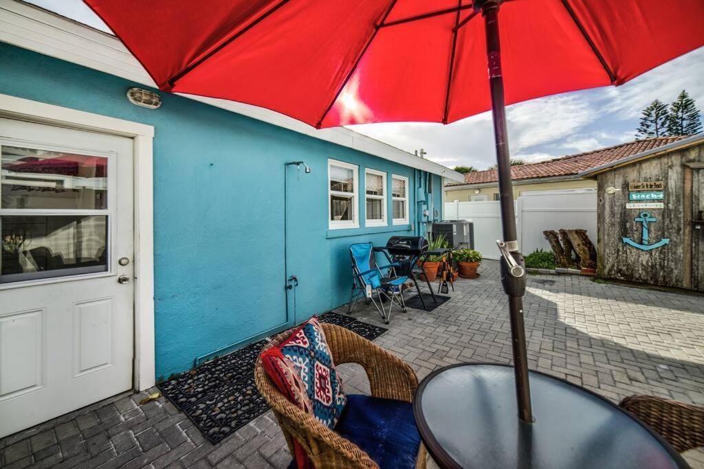 Beautiful Waterfront Beach Cottage. Sleeps 6 Clearwater Beach Buitenkant foto