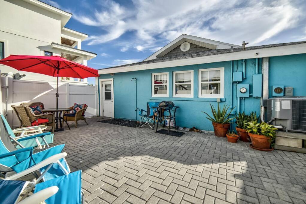 Beautiful Waterfront Beach Cottage. Sleeps 6 Clearwater Beach Buitenkant foto